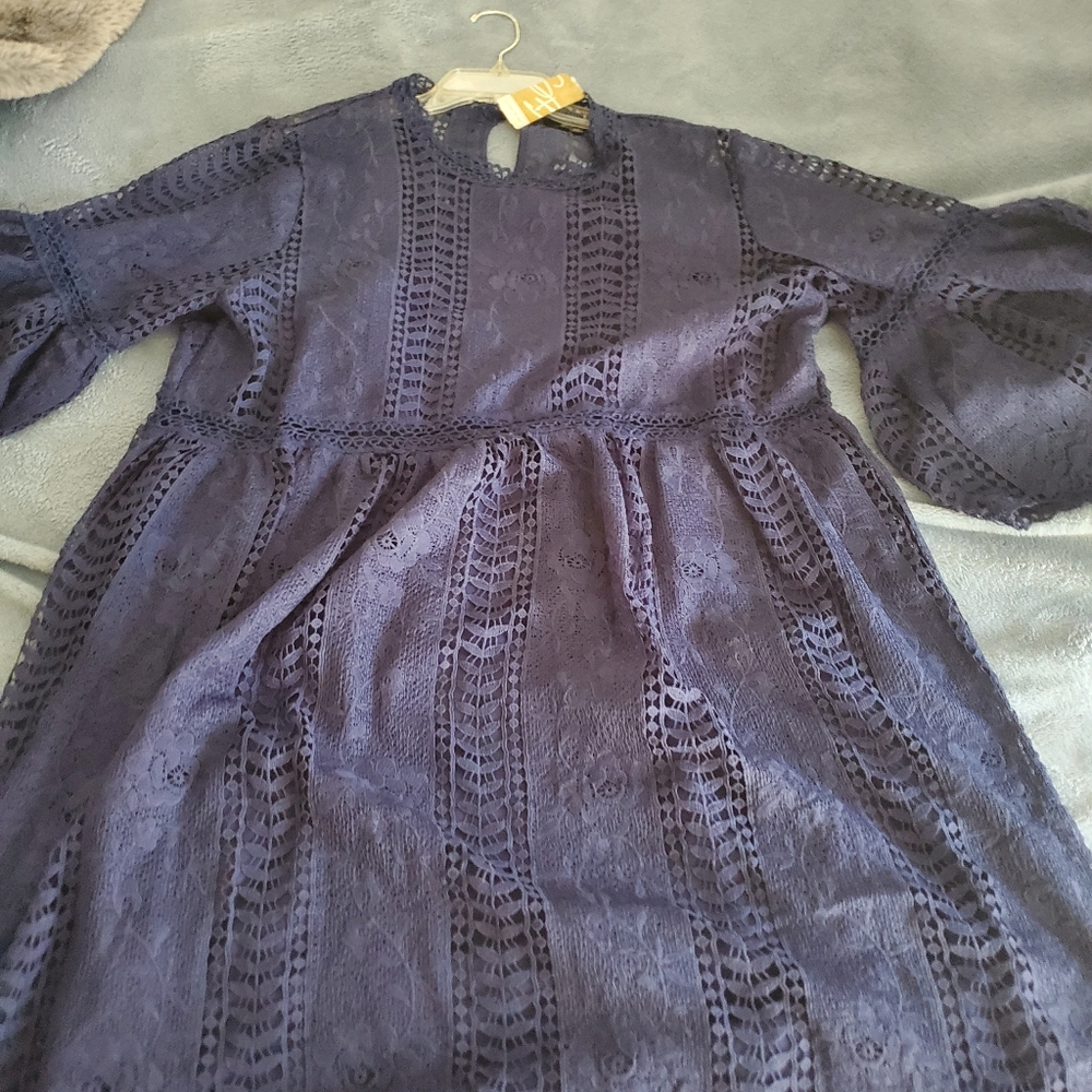 Dress - Picture 8 of 8